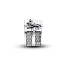 Kép 2/4 - Pandora Szikrázó ajándékdoboz charm - 793603C01