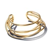 Kép 2/3 - Pandora 14K aranyozott organikus formájú sodrott nyitott karperec 16 cm - 563867C00-1