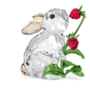Kép 1/2 - Swarovski Idyllia Nyúl és málnák kritály dísz - 5702437